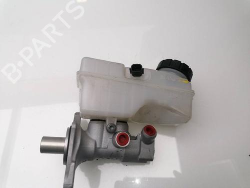 Used Brake master cylinder DACIA SANDERO II 1.5 dCi 75 / Blue dCi 75 (B8JW, B8M4, B8AH, B8M7, B8M6) (75 hp) 23421209
