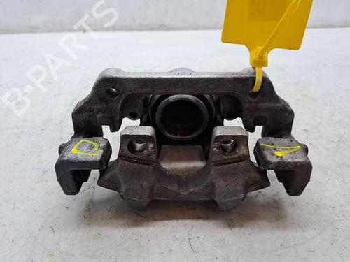 Used Right front brake caliper BMW 1 (F20) 116 d (116 hp) 23359853