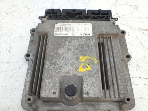 engine-control-unit-ecu-renault-master-iii-van-fv-2010-39557918 main image