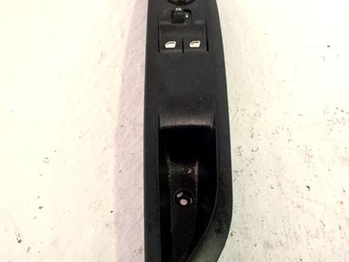 Used Left front window switch Left front window switch PEUGEOT 208 II (UB_, UP_, UW_, UJ_) e-208 (136 hp) 33772373 33772373