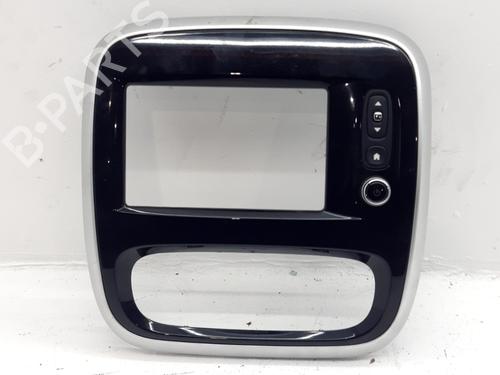 andre-renault-trafic-iii-van-fg_-2014-32978144 main image