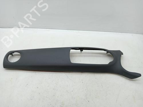 Used Middle console TOYOTA YARIS (_P13_) 1.5 Hybrid (NHP130_, NHP130) (101 hp) 23351393