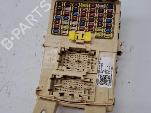 Caja reles / fusibles KIA STONIC (YB) 1.0 T-GDi (101 hp) 23374556