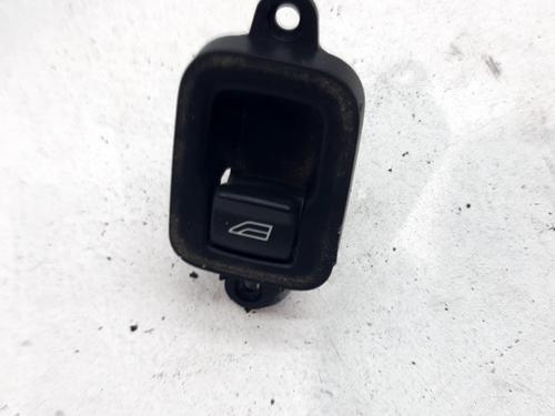 Høyre bak elrute bryter Høyre bak elrute bryter VOLVO V50 (545) 2.0 D (136 hp) 33768906 33768906