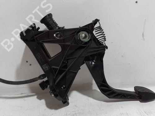 Used Clutch pedal SEAT LEON ST (5F8) 2.0 TDI (150 hp) 25986731