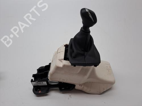 Used Gear lever PEUGEOT 2008 II (UD_, US_, UY_, UJ_, UR_, UC_) 1.2 PureTech 100 (USHNK) (101 hp) 23376431