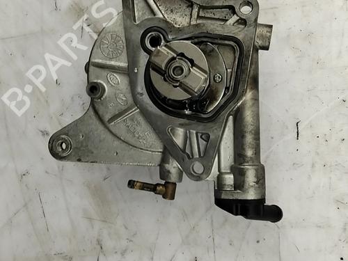 Used Vacuum pump KIA SORENTO III (UM) 2.2 CRDi 4WD (200 hp) 32228802