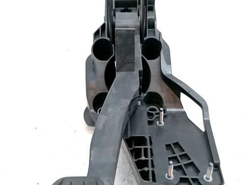 Used Break pedal Break pedal OPEL ASTRA L (OV5) 1.2 (FPHNSL, FPHNSR) (131 hp) 35752532 35752532
