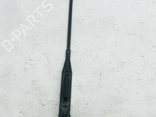 Used Front windshield wiper arm LANCIA YPSILON (843_) 1.3 JTD (843.AXD11, 843.AXD1A) (70 hp) 32436184