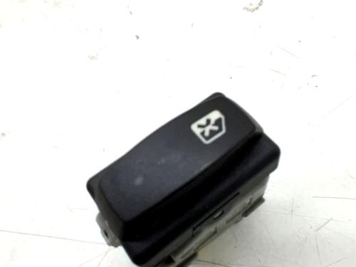 switch-renault-grand-scenic-iii-jz01_-2009-2010-2011-2012-2013-2014-2015-2016-32281580 main image