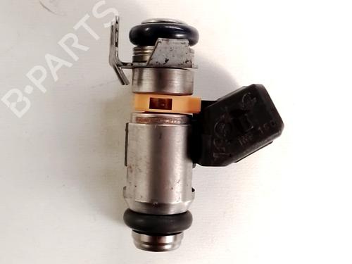 Used Injector Injector FIAT GRANDE PUNTO (199_) 1.4 (199AXB11, 199AXB1A, 199BXB1A, 199AXL1A) (77 hp) 36157884 36157884