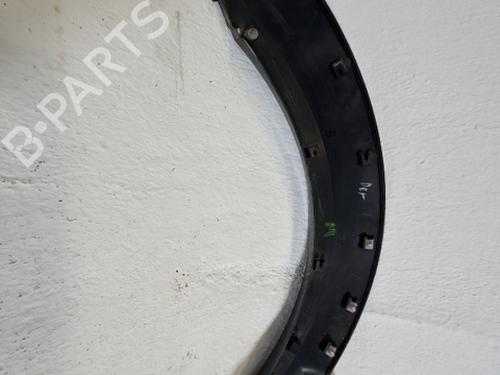 Used Front right wheel arch trim KIA SORENTO I (JC) 2.5 CRDi 4WD (140 hp) 29557788