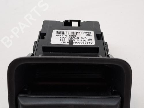 Used Electric handbrake MERCEDES-BENZ CLA Coupe (C117) CLA 200 CDI / d (117.308) (136 hp) 23367471