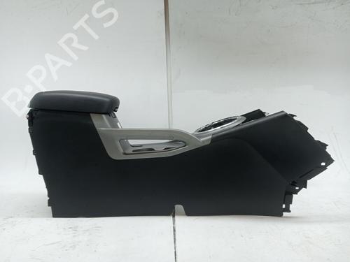 Used Armrest / Center console KIA SPORTAGE IV (QL, QLE) 1.7 CRDi (116 hp) 24444886