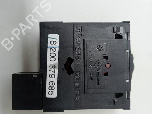 Used Headlight switch SMART FORFOUR Hatchback (453) electric drive / EQ (453.091) (56 hp) 23349186