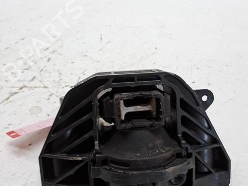 Used Engine mount PEUGEOT 2008 II (UD_, US_, UY_, UJ_, UR_, UC_) 1.2 PureTech 100 (USHNK) (101 hp) 27673054