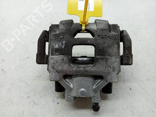 Højre bremsekaliber foran TOYOTA YARIS (_P13_) 1.5 Hybrid (NHP130_, NHP130) (101 hp) 23351422
