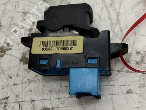 Used Left rear window switch Left rear window switch KIA CARENS III MPV (UN) 2.0 CRDi 140 (140 hp) 40550913 40550913
