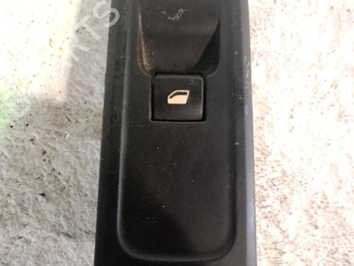 Interrupteur de vitre avant droite CITROËN C5 III Break (RW_) 2.0 HDi 140 (140 hp) 32107098
