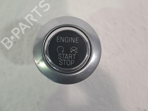Højre fortil udvendigt håndtag FORD KUGA II (DM2) 2.0 TDCi (150 hp) 25737280