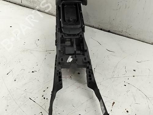 Used Armrest / Center console Armrest / Center console 37713629 37713629
