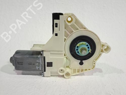 Used Left rear window motor LAND ROVER DISCOVERY IV (L319) 3.0 SDV6 4x4 (256 hp) 23975986
