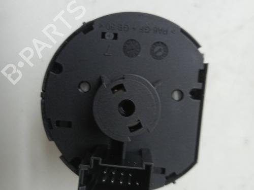 Used Headlight switch SEAT Mii (KF1, KE1) 1.0 (75 hp) 23351807