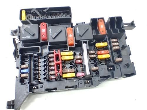 Used Fuse box Fuse box BMW X1 (F48) sDrive 18 d (150 hp) 35977243 35977243
