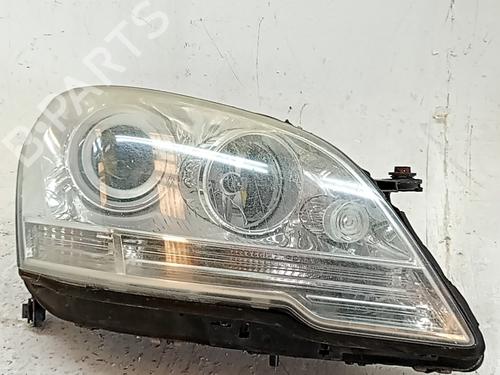 Used Right headlight Right headlight MERCEDES-BENZ M-CLASS (W164) ML 320 CDI 4-matic (164.124, 164.125, 164.122) (211 hp) 35967733 35967733