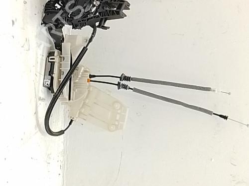 front-right-lock-jeep-renegade-suv-bu-b1-bv-2014-38418973 main image