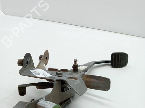 Clutch pedal RENAULT CAPTUR I (J5_, H5_) 1.5 dCi 90 (J5N4, J5M5, J5MW, J5M6, J5AL, J5AJ) | BP23344832I13 