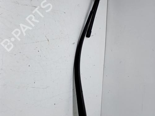 Used Front windshield wiper arm MAZDA 6 Saloon (GJ, GL) 2.2 D (GJ2FP) (150 hp) 30772238