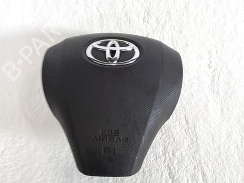 Used Driver airbag TOYOTA YARIS (_P9_) 1.4 D-4D (NLP90_, NLP90R) (90 hp) 30477911