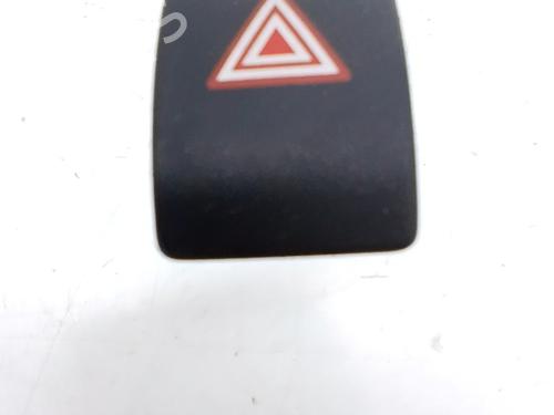 Used Warning switch Warning switch TOYOTA C-HR (_X1_) 1.8 Hybrid (ZYX10_, ZYX11_, ZYX10R, ZYX11R) (122 hp) 33815660 33815660