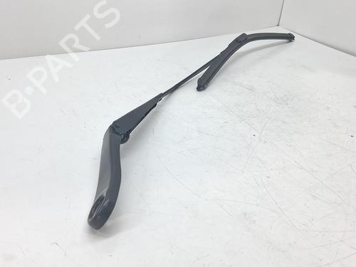 Used Front windshield wiper arm VOLVO XC60 I SUV (156) D3 (150 hp) 28957086
