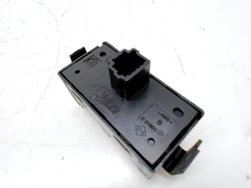 Used Warning switch RENAULT MEGANE III Hatchback (BZ0/1_, B3_) 1.5 dCi (BZ1G, BZ1W, BZ0R) (95 hp) 29556461