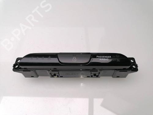 Display HYUNDAI i30 (PDE, PD, PDEN) 1.4 T-GDI (140 hp) 23938860