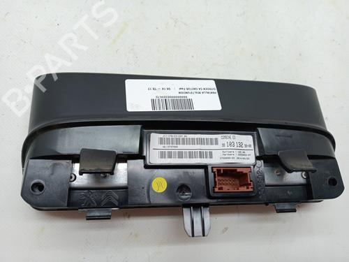 Used Display monitor CITROËN C4 CACTUS 1.2 VTi 82 (82 hp) 23349623