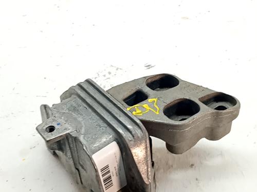 Used Engine mount MERCEDES-BENZ B-CLASS Sports Tourer (W246, W242) B 180 CDI / d (246.212) (109 hp) 32106887