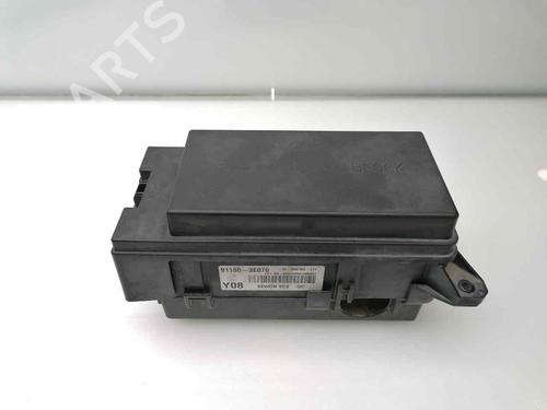 Used Fuse box KIA SORENTO I (JC) 2.5 CRDi 4WD (140 hp) 23937604