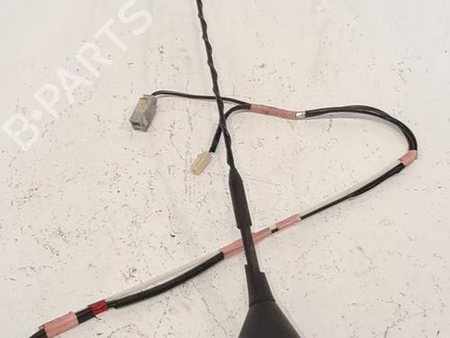Used Antenna/Base Antenna/Base TOYOTA RAV 4 III (_A3_) 2.2 D 4WD (ALA30_, ALA30R) (136 hp) 36318032 36318032