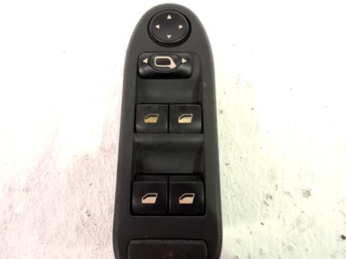 Used Left front window switch Left front window switch CITROËN C5 II (RC_) 1.8 16V (RC6FZB) (116 hp) 33767734 33767734