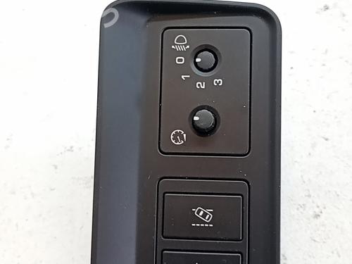Used Headlight switch Headlight switch LAND ROVER DISCOVERY SPORT (L550) 2.0 D 4x4 (150 hp) 39557435 39557435