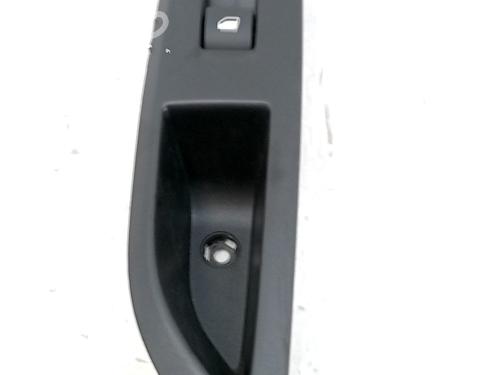 Used Right rear window switch Right rear window switch PEUGEOT 2008 II (UD_, US_, UY_, UJ_, UR_, UC_) 1.2 PureTech 100 (USHNK) (101 hp) 34209483 34209483