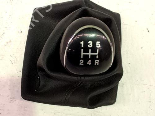 Used Shift knob Shift knob FORD FOCUS II (DA_, HCP, DP) 1.6 (100 hp) 33768231 33768231