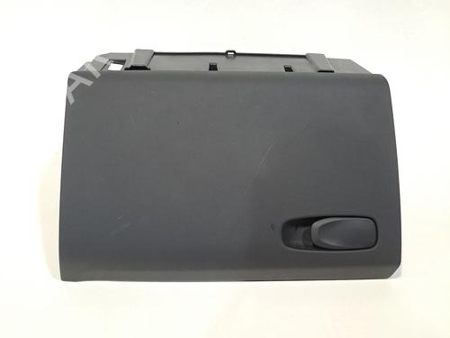 Used Glove box VOLVO V40 Hatchback (525) D2 (120 hp) 23370694
