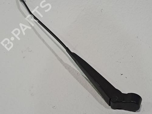 Used Front windshield wiper arm NISSAN PICK UP (D22) 2.5 TD 4WD (103 hp) 24108526