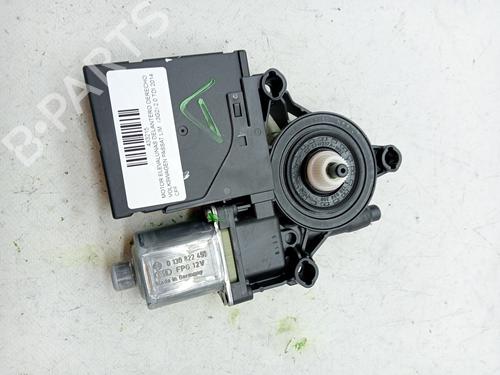 Motor elevalunas delantero derecho VW PASSAT B7 Variant (365) 2.0 TDI (140 hp) 23353343