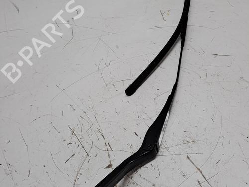 Used Front windshield wiper arm BMW 1 Convertible (E88) 120 i (170 hp) 23974320