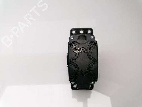 Used Switch MERCEDES-BENZ A-CLASS (W176) A 250 (176.044) (211 hp) 23937779